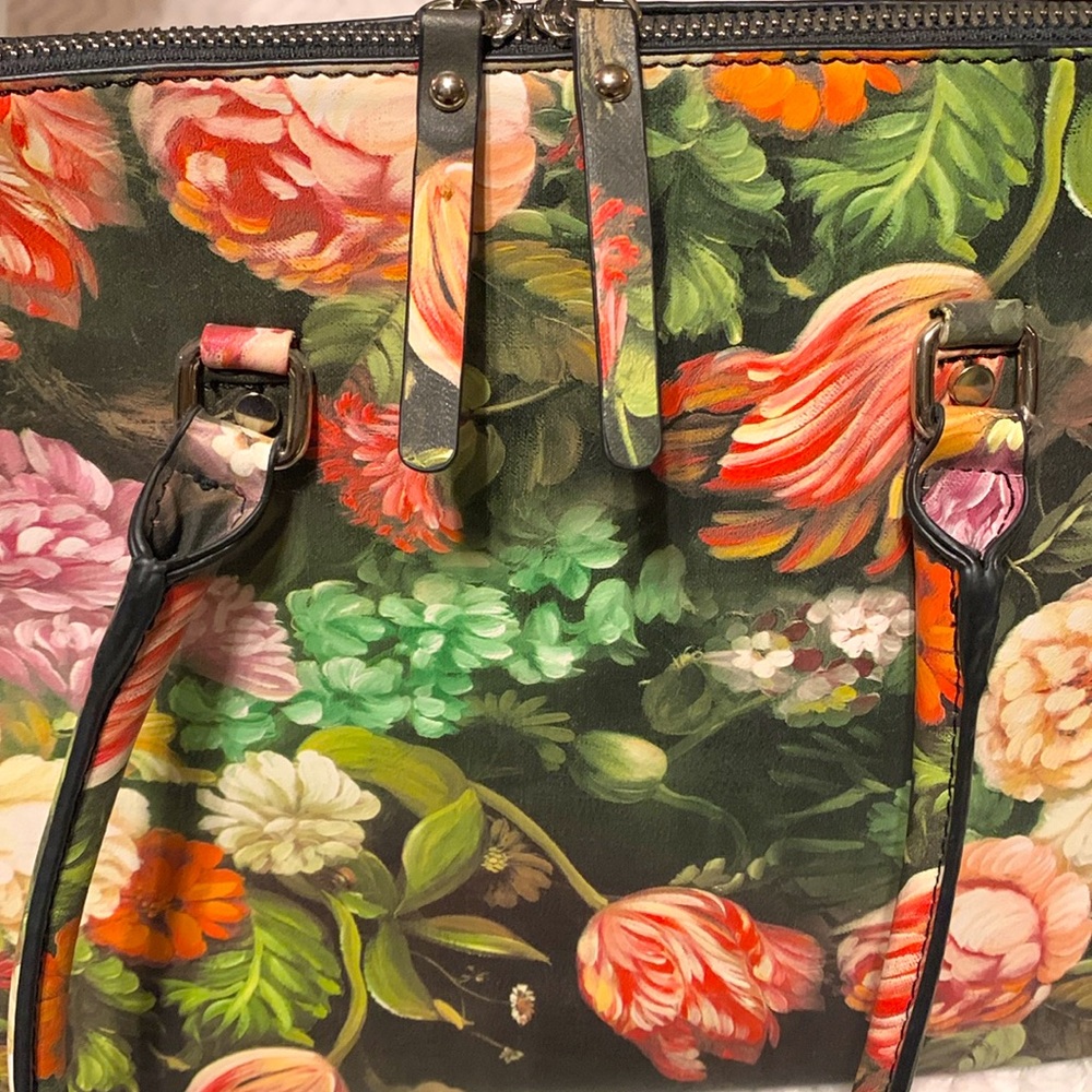 Gorgeous!!! Floral Purse - Picture 2 of 10